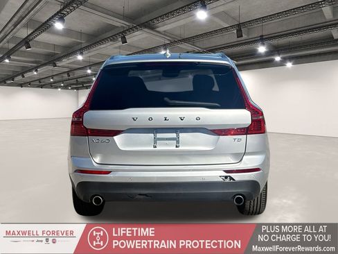 Used 2021 Volvo XC60 T5 Momentum w/ Premium Package image 15