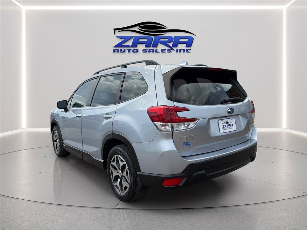 Used 2019 Subaru Forester Premium AWD/4WD image 5