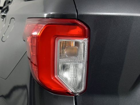 Used 2020 Ford Explorer XLT w/ Equipment Group 202A image 23