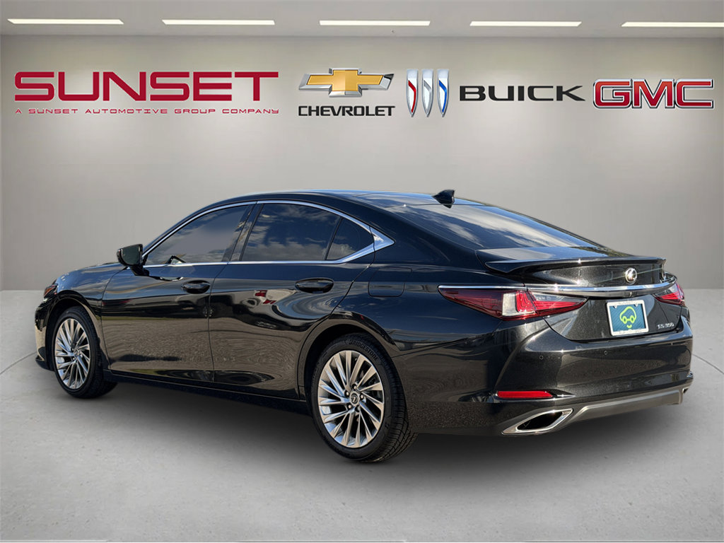 Used 2022 Lexus ES 350 Ultra Luxury w/ Accessory Package 2 FWD image 5