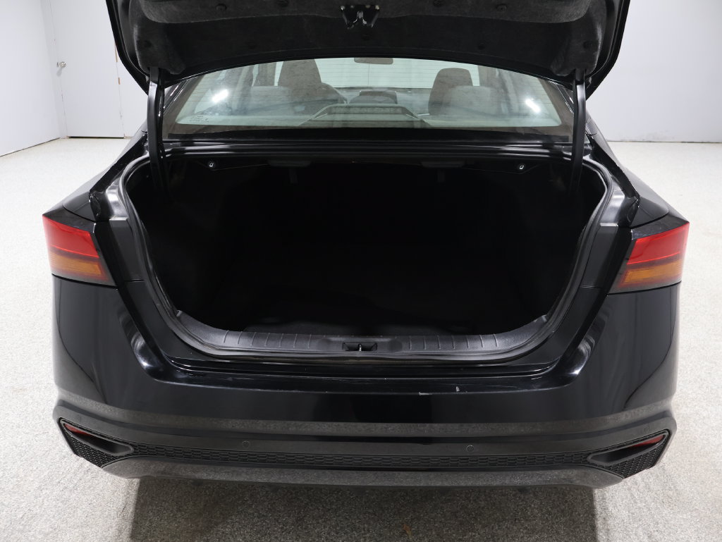 Used 2025 Nissan Altima 2.5 SV FWD image 20
