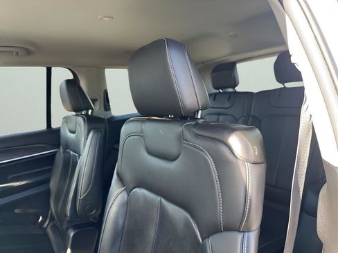 Used 2022 Jeep Grand Cherokee L Limited w/ Black Appearance Package image 19