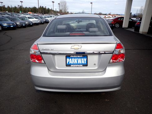Used 2010 Chevrolet Aveo LT image 4