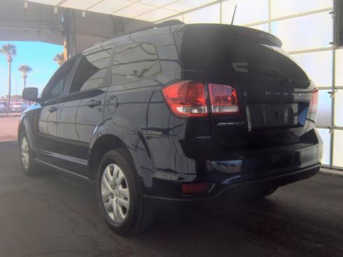 Used 2019 Dodge Journey SE FWD image 6
