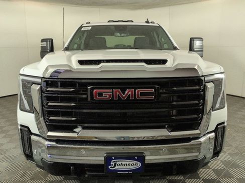 New 2026 GMC Sierra 2500 Pro AWD/4WD image 2