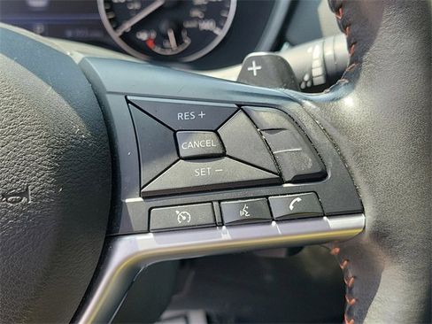 Certified 2022 Nissan Altima 2.5 SR w/ Midnight Edition Package image 12