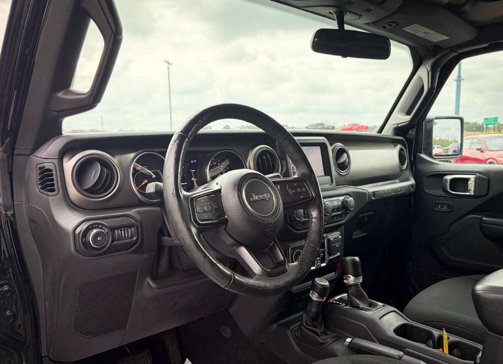 Used 2019 Jeep Wrangler Unlimited Sport S AWD/4WD image 2