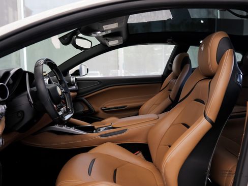 Certified 2018 Ferrari GTC4Lusso AWD/4WD image 12