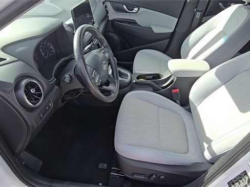 Used 2023 Hyundai Kona SEL w/ Convenience Package image 12