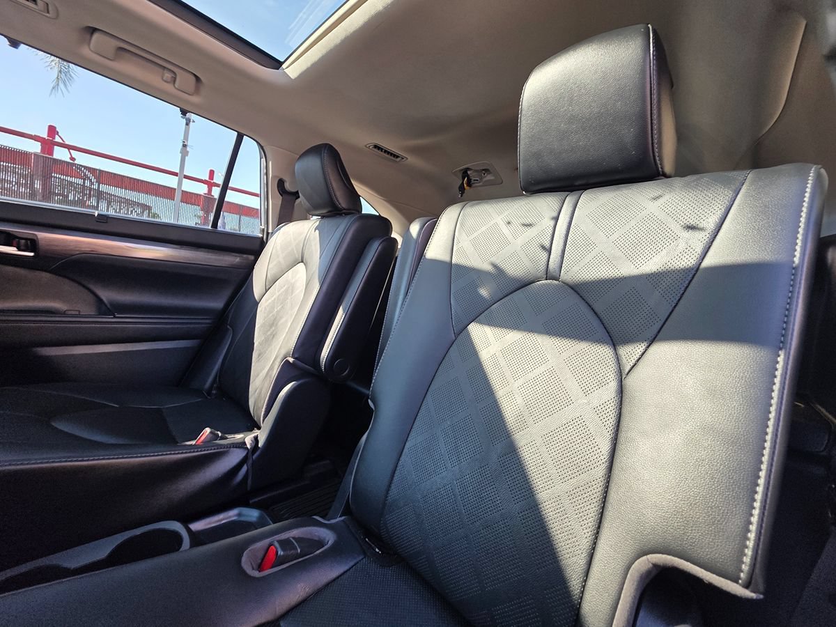 Used 2021 Toyota Highlander Platinum AWD/4WD image 27