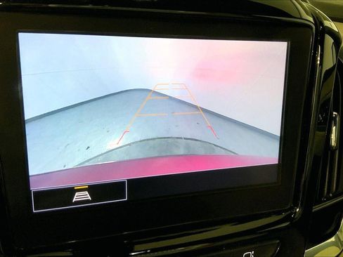 Used 2023 Chevrolet Traverse LT image 21