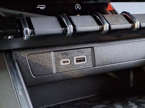 New 2026 GMC Canyon Elevation w/ Convenience Package image 8