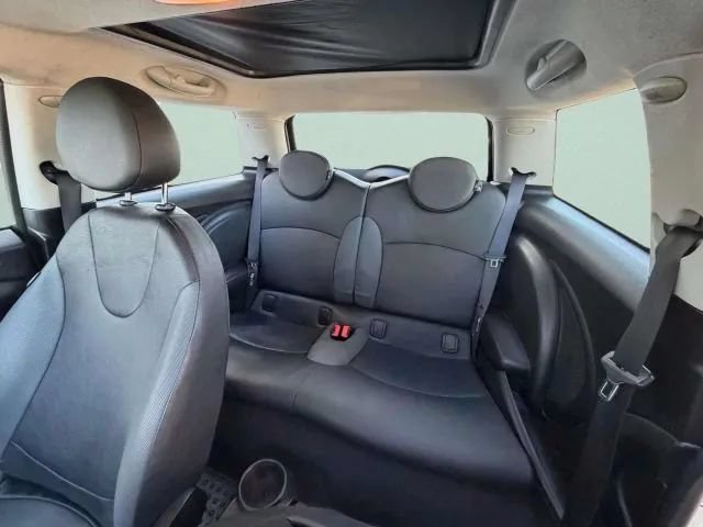 Used 2010 MINI Cooper Hardtop FWD image 40