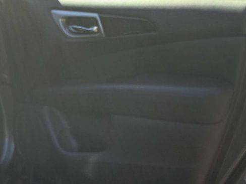 Used 2020 Nissan Pathfinder S AWD/4WD image 7