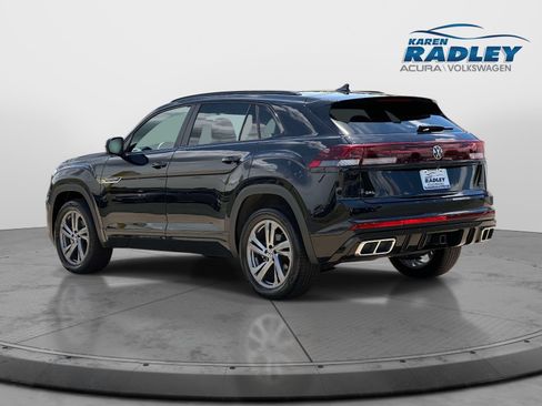 Certified 2024 Volkswagen Atlas Cross Sport SEL R-Line AWD/4WD image 4