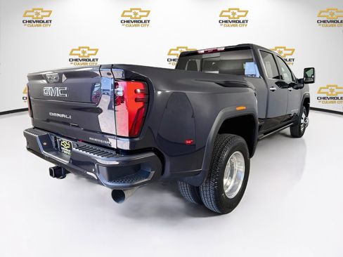 Used 2025 GMC Sierra 3500 Denali Ultimate AWD/4WD image 8