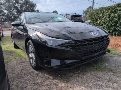 Used 2023 Hyundai Elantra SE