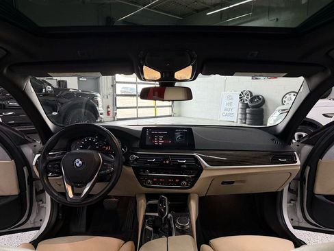 Used 2018 BMW 530i xDrive image 25
