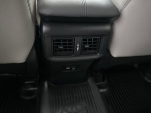 Used 2021 Toyota RAV4 XLE Premium image 24