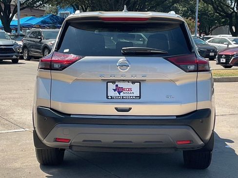 Used 2021 Nissan Rogue SL w/ Premium Package FWD image 5