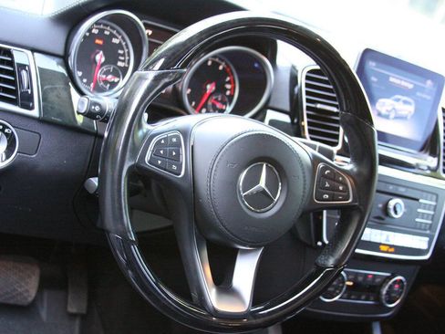 Used 2018 Mercedes-Benz GLS 550 4MATIC w/ Driver Assistance Package image 24
