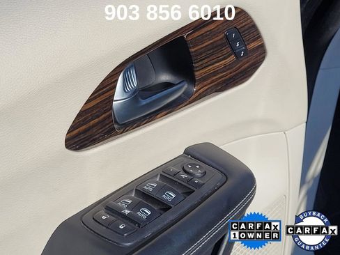 Used 2023 Chrysler Pacifica Limited image 28