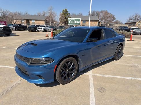 Used 2023 Dodge Charger R/T w/ Blacktop Package image 3