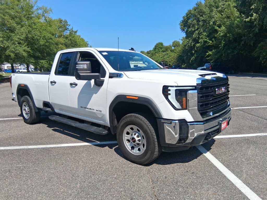 Used 2024 GMC Sierra 2500 Pro w/ Convenience Package AWD/4WD image 3