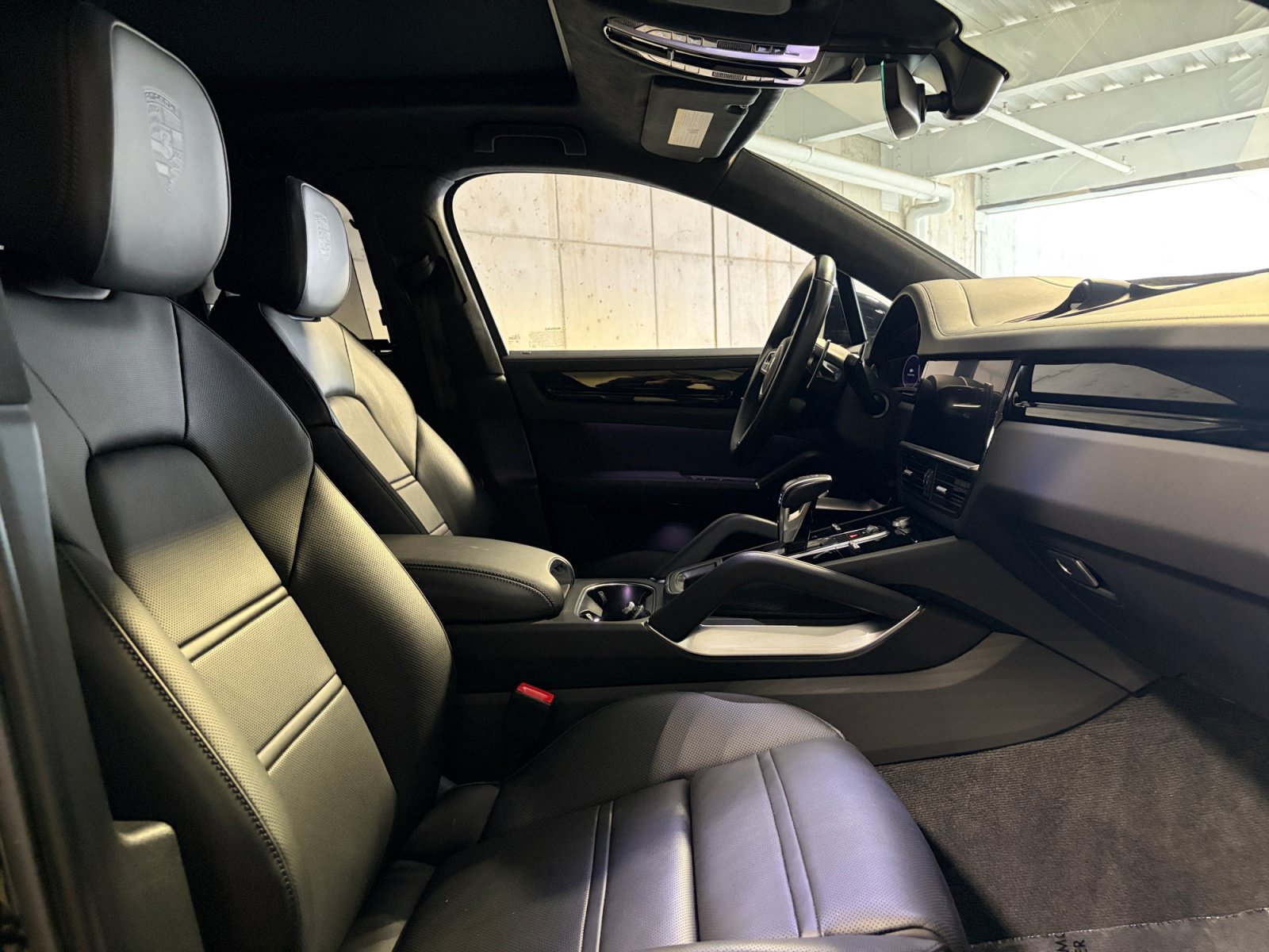Certified 2023 Porsche Cayenne Turbo AWD/4WD image 22