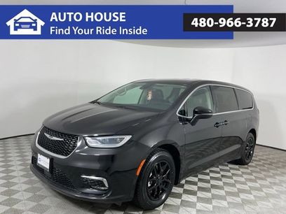 Used 2023 Chrysler Pacifica Touring-L