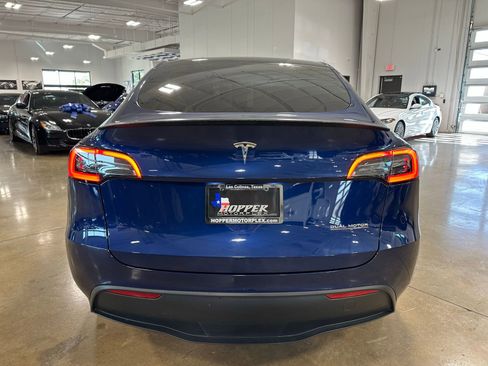 Used 2023 Tesla Model Y Performance image 7