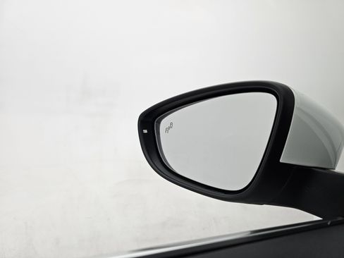 Used 2021 Volkswagen Passat 2.0T SE image 13