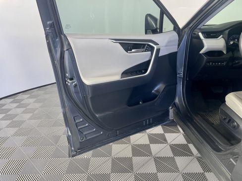 Used 2022 Toyota RAV4 Limited AWD/4WD image 12