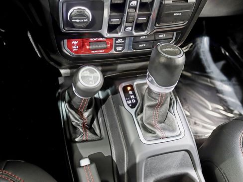 Used 2020 Jeep Gladiator Rubicon image 25