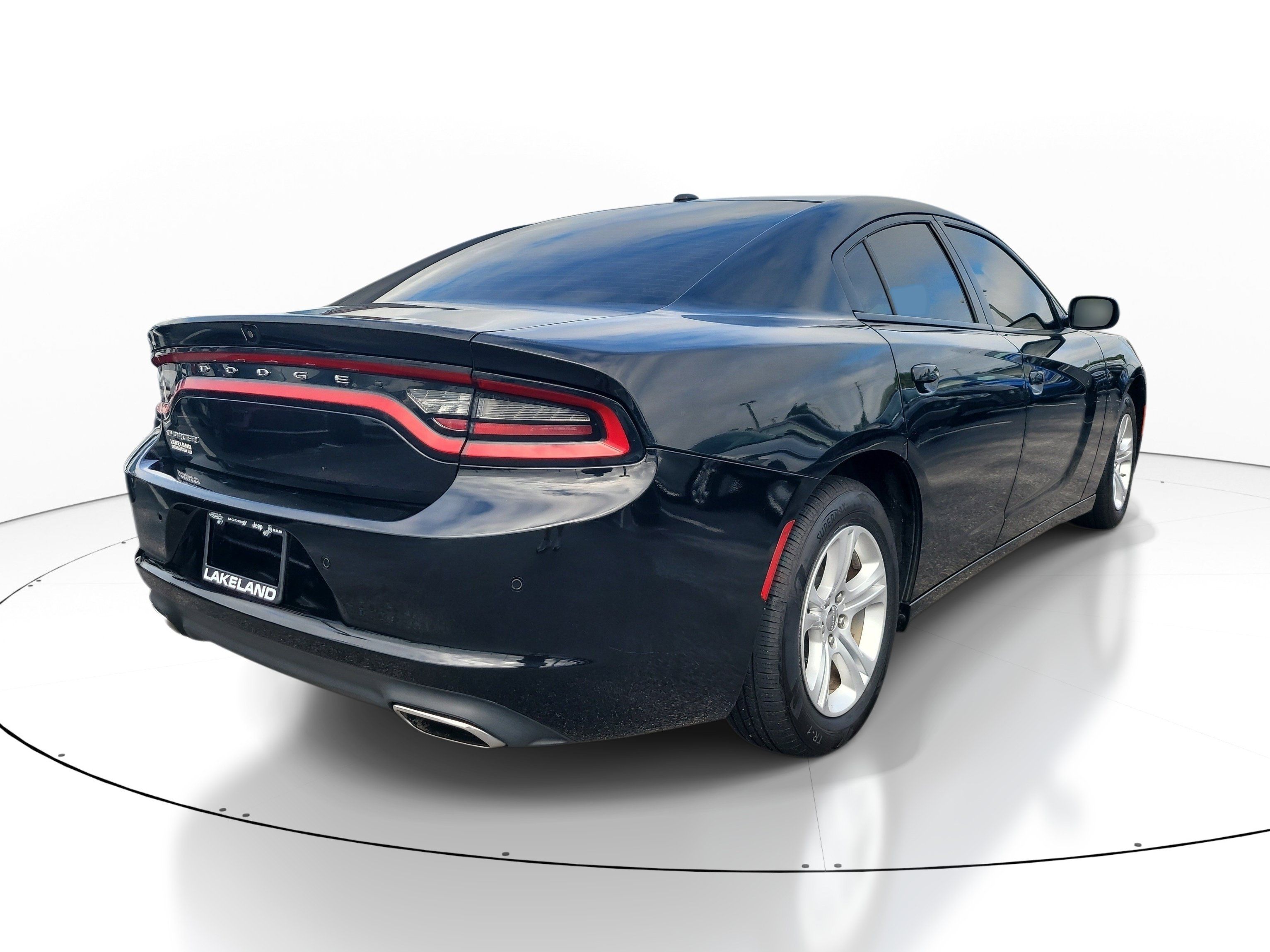 Used 2022 Dodge Charger SXT w/ Leather Interior Group RWD image 4
