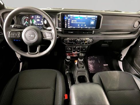 Used 2025 Jeep Wrangler Unlimited Rubicon 4xe w/ Safety Group AWD/4WD image 7