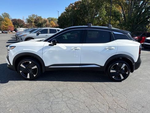 New 2026 Nissan Kicks SR w/ SR Premium Package image 2