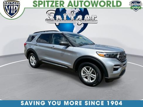 Used 2022 Ford Explorer XLT w/ Equipment Group 202A AWD/4WD image 2