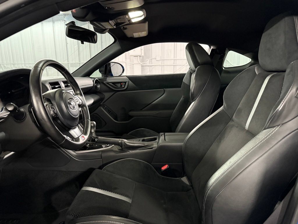Used 2024 Toyota GR86 Premium RWD image 18