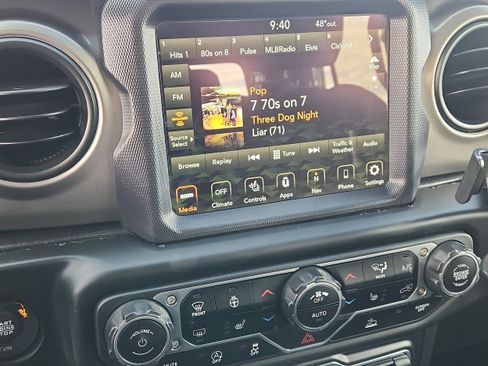 Used 2020 Jeep Gladiator Sport w/ Quick Order Package 24S image 19