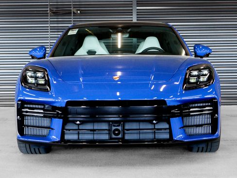 Used 2025 Porsche Panamera GTS image 8