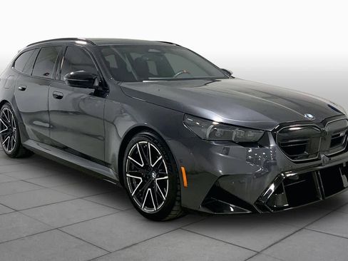 Used 2025 BMW M5 Touring w/ Executive Package AWD/4WD image 2