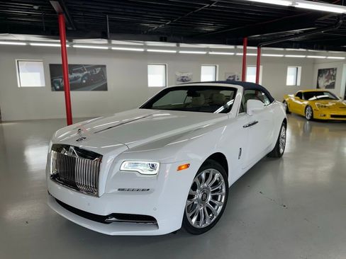 Used 2020 Rolls-Royce Dawn image 2