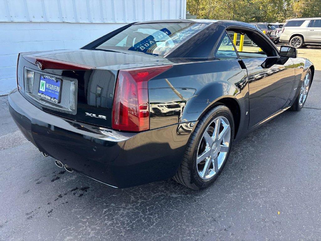 Used 2006 Cadillac XLR RWD image 29