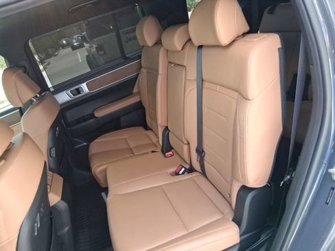 Used 2024 Hyundai Santa Fe Limited AWD/4WD image 16