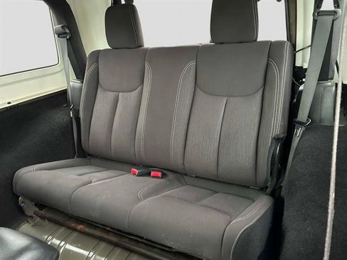 Used 2015 Jeep Wrangler Rubicon w/ Dual Top Group image 21