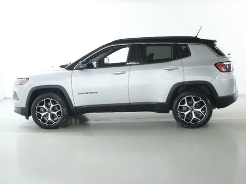 Used 2025 Jeep Compass Limited AWD/4WD image 36