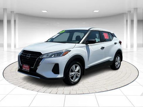 Used 2025 Nissan Kicks Play S FWD image 1