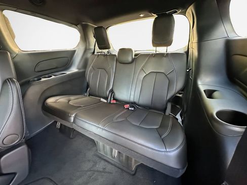 New 2026 Chrysler Pacifica Select FWD image 23