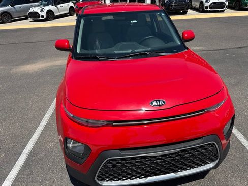 Used 2020 Kia Soul LX FWD image 2